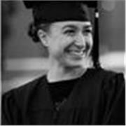 Professeure trilingue anglais/français/russe donnant des cours lignes aux adultes et enfants 