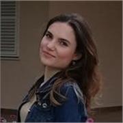 Online Spanischlehrerin mit praktischen und personalisierten Unterrichtsstunden (mit Fokus auf Konversation).