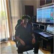 Laureato in musica elettronica e tecnologie musicali al Conservatorio  San Pietro a MaJella  impartisce Lezioni private in studio, o a distanza, di :

- fondamenti di musica elettronica
- gestione software
- fondamenti di mixing e mastering
- fondamenti d