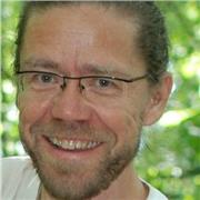 Yogalehrer, Sportpädagoge, Kunsttherapeut gibt unterricht in Yoga, Meditation, Entspannung, Körperwahrnehmung, etc., Kunsthandwerk