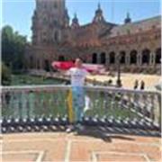 Chico con cultura general a niños de 4/16