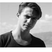 Ingegnere informatico impartisce lezioni di matematica, informatica e fisica