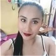 Profesionista imparte clases en materia ambiental a niños de todas las edades