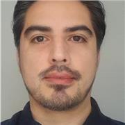 Avocat avec expérience dans les institutions publiques et privées au Chili, en plus du contentieux oral. Et photographe aussi.