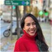 ¡Hola! Soy Sabina, tu profesora de inglés y español.
