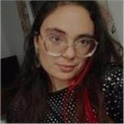 Profesora de Inglés joven y divertida que se adapta a todas las necesidades del alumno.