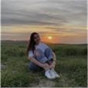 Hola, soy Andrea, estudiante de la Universidad de Valladolid; imparto clases de medio (EPO y ESO) de: inglés, lengua castellana, matemáticas y biología