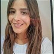 Me defino como instructora de yoga integral, con una enseñanza cercana, consciente y adaptable a las necesidades de cada alumno