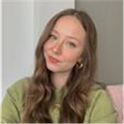 Profesora bilingüe, cercana y graduada en traduccion e interpretación, de ingles /español