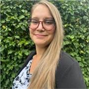 Friendly English Tutor – Build Confidence in Speaking