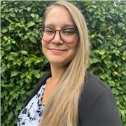 Friendly English Tutor – Build Confidence in Speaking