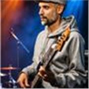 professeur de basse et guitare