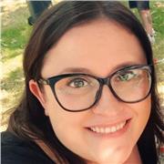 Laureata abilitata all'insegnamento impartisce lezioni di Filosofia, Storia, scienze Umane, ripetizioni, aiuto tesi e tesine