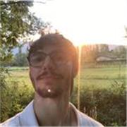 Professeur de design graphique spécialisé en direction artistique et les logiciels de la suite Adobe