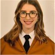 Me defino como una persona paciente, organizada y muy práctica. Estoy capacitada para dar clases a estudiantes de cualquier rango.