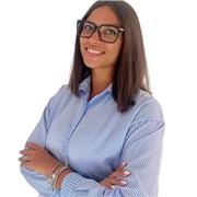 Insegnante di inglese, ma con le competenze per poter insegnare anche pedagogia, psicologia, filosofia e italiano: medie e liceo