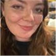 Lehrämtlerin gibt Englisch Nachhilfe