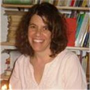 Profesora de Geografía, especializada en Argentina y América Latina. Clases virtuales