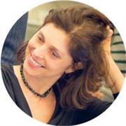 Insegnante per Scuola Primaria e Formazione Professionale, con esperienza in orientamento e supporto allo studio.