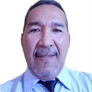 Hola, soy Hernán. Soy profesor de español e inglés. He enseñado ambos idiomas por más de 35 años a niños, jóvenes y adultos