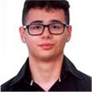 Graduado en bachillerato de ciencias sociales, nacido en España y von nivel nativo de español.