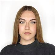 Chica de 19 años que acaba de terminar bachillerato Científico,ofrece clases de física, mates y lengua a alumnos de primaria y ESO