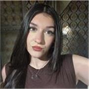 Profesora particular adaptada para enseñar y para apoyar a los niños 