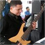 Profesor de música, impartir clases de iniciación músical y avanzados: piano, bajo eléctrico, trompeta, saxofón alto, clarinete, guitarra
