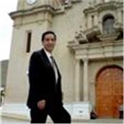 profesor de idioma español.Dicho idioma posee 24 fonemas, subdivido en 19 fonemas consonánticos