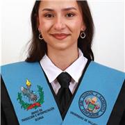Traductora e intérprete graduada por la Universidad de Valladolid con inglés y alemán.