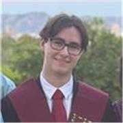 Joven de 17 años que se acaba de sacar el bachillerato