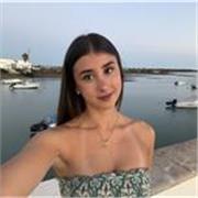 Soy estudiante de tercero de medicina que busca dar clases de biología desde primaria hasta secundaria. Soy una chica muy responsable y con mucha paciencia. Me gustaría ayudar a mis padres con mis estudios