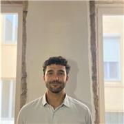 Bonjour, si vous avez envie de commencer à jouer en impro ou tout simplement apprendre les bases je peux vous aider.