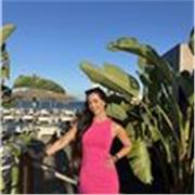 Soy Lucía Lobato Doña, tengo 21 años y me he graduado en derecho. Actualmente oposito a inspectora de policía nacional