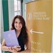 Laurea in lettere e filosofia, Docente specializzata in storia dell'arte, master I livello in materie umanistiche. 