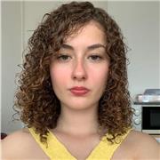 Professeur particulier donne des cours à des collégiens