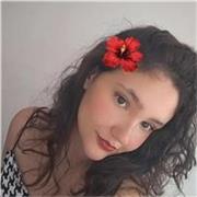 Soy una chica de 19 años, que tiene un grado medio en Técnico en Atención a Personas en Situación de Dependencia. 
