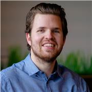 Erfahrener, hervorragend bewerteter Lehrer für Deutsch als Fremdsprache bietet Unterricht für Lernende von 13 bis 100 Jahren.