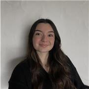 Je m'appelle Jade et je suis à la recherche d'un emploi étudiant