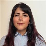 Offro lezioni private a bambini e ragazzi dalle elementari alle superiori. 
Sono laureata in Scienze Politiche, sono solare, socievole, molto empatica e responsabile.