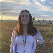 Profesora de matemáticas que da clases a niños de todas las edades