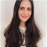 Profesora de inglés que imparte clases de inglés a personas de todas las edades
