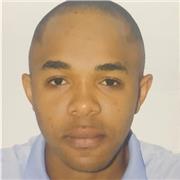 En fait, je cherche un job étudiant pour financer mes études, pour développer mes compétences et enrichir des expériences.