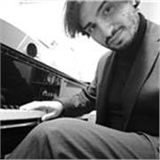 Professore di canto lirico e pianoforte a tua disposizione!