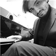 Professore di canto lirico e pianoforte a tua disposizione!