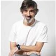 Un tipo multidisciplinar que te va a ayudar a conectar los puntos para poner en contexto la materia aprendida
