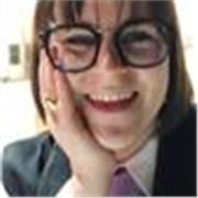 Offro lezioni di italiano, storia e in generale di materie umanistiche. 