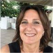 Laureata in giurisprudenza, avvocato. Da anni impartisco lezioni di diritto a universitari per la preparazione di esami di diritto privato, civile, costituzionale….e a ragazzi delle scuole superiori. Fare amare e rendere agevole il diritto è la mia missio