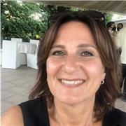 Laureata in giurisprudenza, avvocato. Da anni impartisco lezioni di diritto a universitari per la preparazione di esami di diritto privato, civile, costituzionale….e a ragazzi delle scuole superiori. Fare amare e rendere agevole il diritto è la mia missio