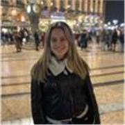 Professeure de français, spécialisée en primaire, collège, lycée. 